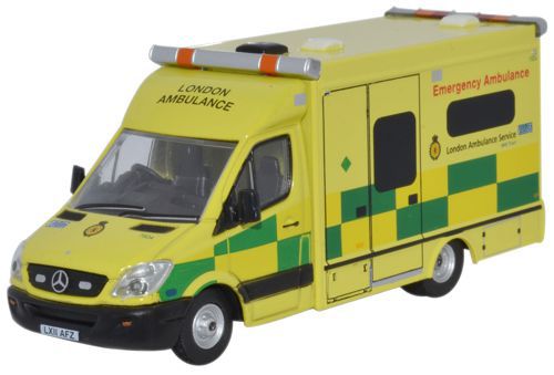 Oxford Diecast 76MA007 OO Gauge Mercedes Ambulance London Ambulance Service Reme - Picture 2 of 3