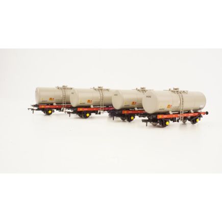 Heljan 1157 OO Gauge Pack Of 4 35 Ton A Tanks Esso Later Grey And Red