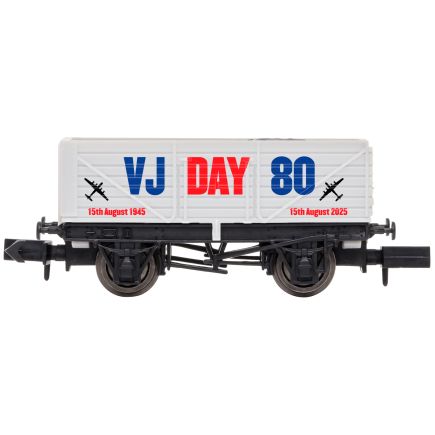 Dapol 2F-071-104 N Gauge 7 Plank Open Wagon VJ 80th Anniversary Airforce