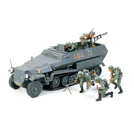 Tamiya 35020 German Hanomag Sd.kfz.251/1 Plastic Kit