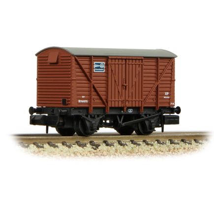 Graham Farish 373-705A N Gauge BR 12 Ton Ventilated Van Planked Sides BR Bauxite ICI Fertilizer B761075