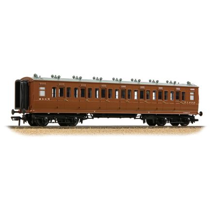 Bachmann 39-871 OO Gauge LNWR 50ft Arc Roof Third Corridor Coach M&GN Brown