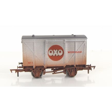 Dapol 4F-011-131 OO Gauge 12 Ton Ventilated Van Oxo No.1 Weathered