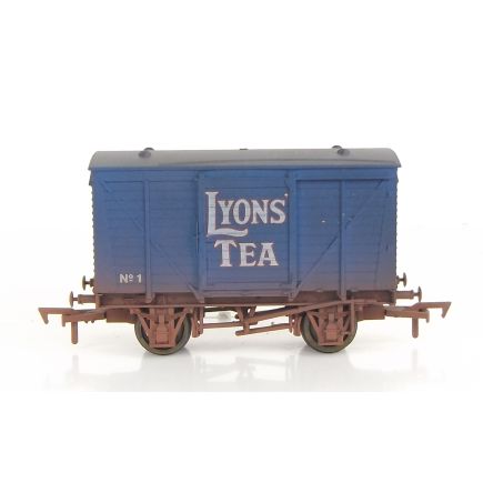 Dapol 4F-011-137 OO Gauge 12 Ton Ventilated Van Lyons Tea No.1 Weathered