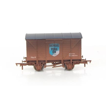 Dapol 4F-012-072 OO Gauge 12 Ton Ventilated Van Brewdog Punk IPA Weathered
