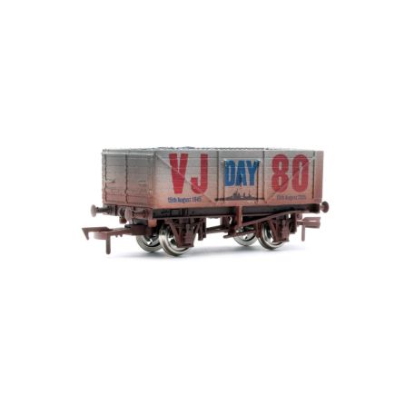 Dapol 4F-071-187 OO Gauge 7 Plank Open Wagon VJ 80th Anniversary Navy Weathered