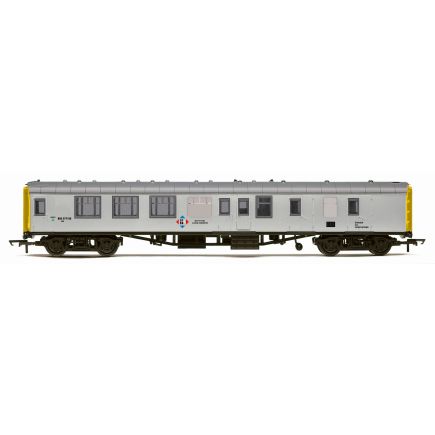 Hornby R40213 OO Gauge BR Mk1 BSK Staff Coach BDC 977165 Balfour Beatty