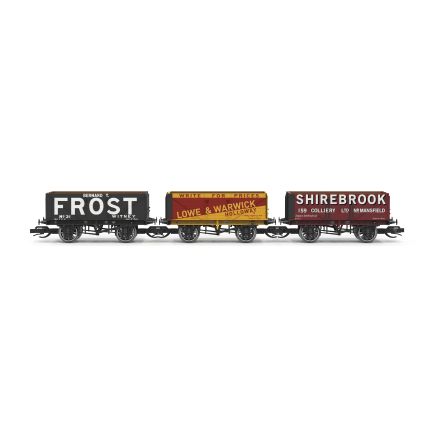 Hornby TT Gauge TT6042 TT Gauge Triple Pack 7 Plank Wagons Lowe & Warwick, Bernard T Frost And Shirebrook
