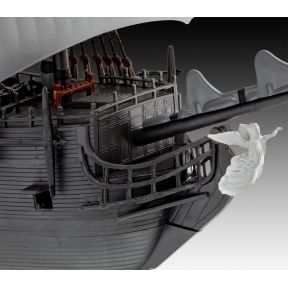 Revell 05499 Pirates Of The Caribbean Black Pearl Pirate Ship Plastic Kit