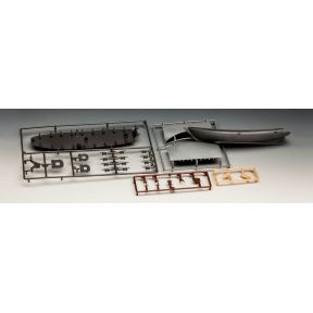 Revell 05499 Pirates Of The Caribbean Black Pearl Pirate Ship Plastic Kit