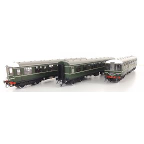 Heljan 1451 OO Gauge Class 104 3 Car DMU BR Green With Speed Whiskers