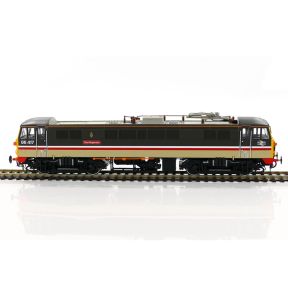 Heljan 8661 OO Gauge Class 86 86417 'The Kingsman' Intercity Mainline