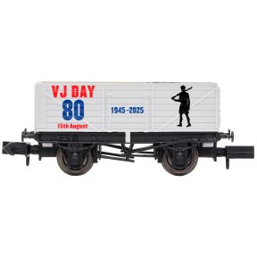 Dapol 2F-071-100 N Gauge 7 Plank Open Wagon VJ 80th Anniversary Army