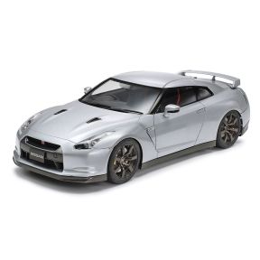 Tamiya 24300 Nissan GT-R Plastic Kit