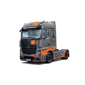 Italeri 3968 Mercedes Benz Actros MP4 Big Space Grand Prix Edition Plastic Kit