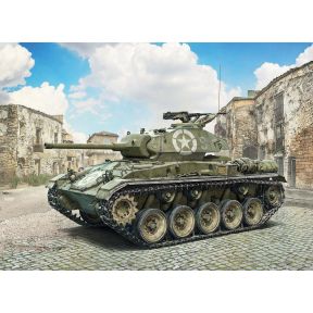 Italeri 6761 M24 Chaffee American Light Tank Plastic Kit