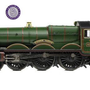 Graham Farish 372-035 N Gauge GW Castle 4-6-0 4082 'Windsor Castle' GW Green Shirtbutton