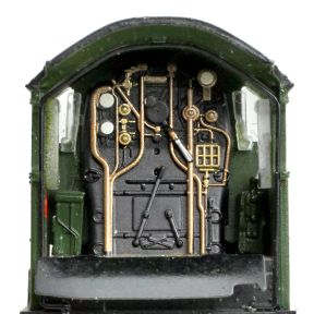 Graham Farish 372-035SF N Gauge GW Castle 4-6-0 4082 'Windsor Castle' GW Green Shirtbutton DCC Sound Fitted