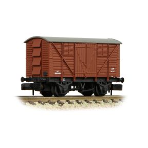 Graham Farish 373-741B N Gauge BR 10 Ton Meat Van BR Bauxite B870030