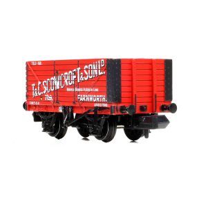Graham Farish 377-130 N Gauge 8 Plank Wagon End Door T & C. Scowcroft & Son Ltd Red No.789