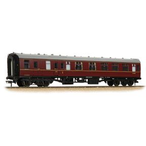 Bachmann 39-226FPF OO Gauge BR Mk1 BCK Brake Composite Corridor Coach BR Maroon With Passengers SC21018