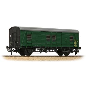 Bachmann 39-527A OO Gauge SR PMV Parcels And Miscellaneous Van BR Green S1108S