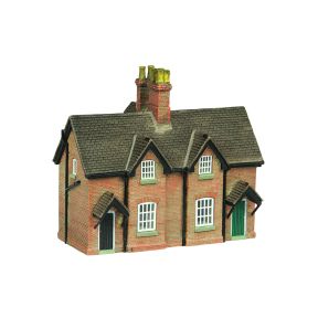 Graham Farish 42-0021 N Gauge Rural Workers Cottages