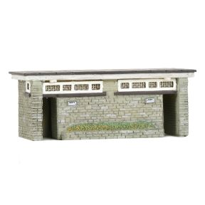 Graham Farish 42-0040 N Gauge Toilet Block