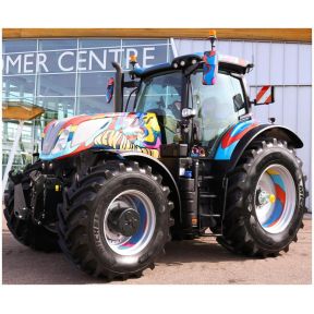 Britains Farm 43392 New Holland T7 60th Anniversary Model