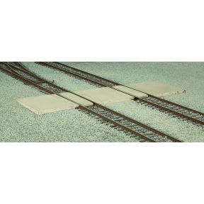 Bachmann 44-0532 OO Gauge Engine Shed Concrete Apron