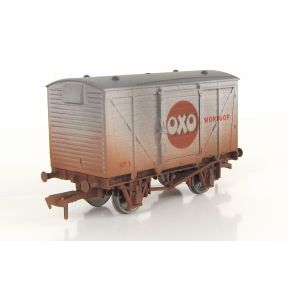 Dapol 4F-011-131 OO Gauge 12 Ton Ventilated Van Oxo No.1 Weathered