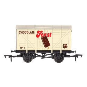 Dapol 4F-012-055 OO Gauge 12 Ton Ventilated Van Feast Lolly No.1