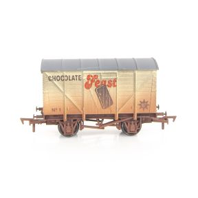 Dapol 4F-012-056 OO Gauge 12 Ton Ventilated Van Feast Lolly No.1 Weathered