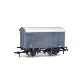Dapol 4F-021-001 OO Gauge GW 12 Ton Box Van GW Grey No.144837