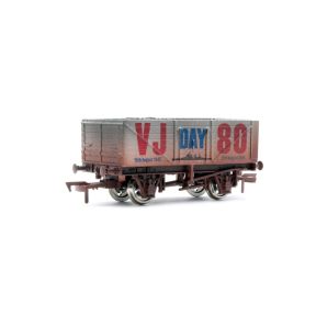 Dapol 4F-071-187 OO Gauge 7 Plank Open Wagon VJ 80th Anniversary Navy Weathered