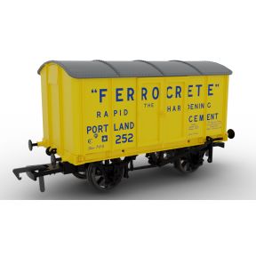 Rapido 908049 OO Gauge Not Quite Mink Van Ferrocrete No.252