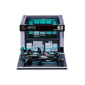 Bburago 18-38452R Mercedes AMG W15 2024 Formula 1 Pit Pass Diorama George Russell
