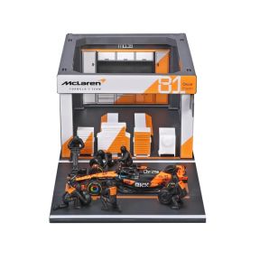 Bburago 18-38457P Pit Pass Diorama McLaren MCL39 Oscar Piastri 2025 Season Diecast Model