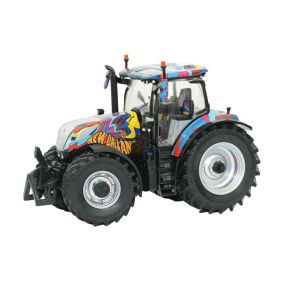 Britains Farm 43392 New Holland T7 60th Anniversary Model