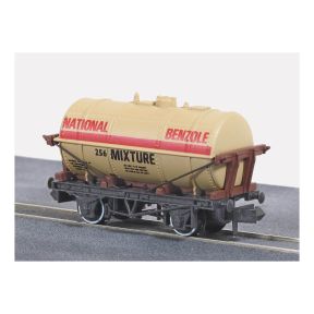 Peco NR-P162 N Gauge Tank Wagon 'National Benzole'