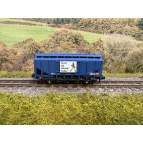 Peco MR63P N Gauge BR 20 Ton Grain Hopper Johnnie Walker No.5846
