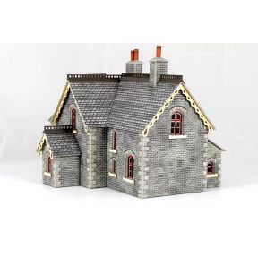 Metcalfe PO335 OO Gauge Settle & Carlisle Station Masters House Card Kit