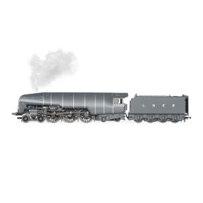 Hornby R30352SS OO Gauge LNER W1 Hush Hush 4-6-4 10000 LNER Green With Steam Generator