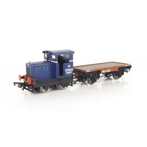 Hornby R3943-SH OO Gauge Ruston & Hornsby 48DS 0-4-0 Express Dairy