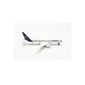 Daron RT4136 Boeing 787 Lufthansa Diecast Model